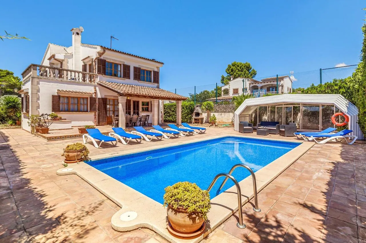 Villa Isabel 캄포스 스페인